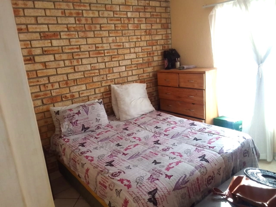 1 Bedroom Property for Sale in Rustenburg Central North West